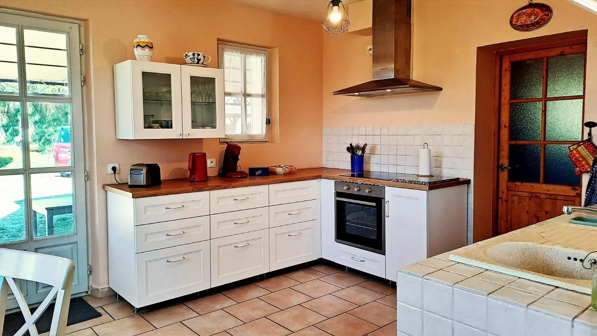 La Bastide De L\'Olivier contacts